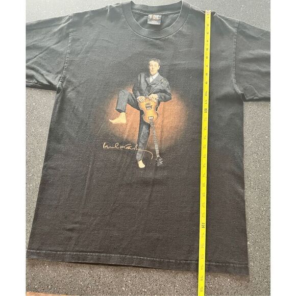 Vintage Paul McCartney Beatles 2002 Concert Tour T-shirt size L Made in USA - Picture 10 of 10